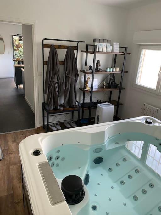 Spa Jardin Prive T3 Independant Dans Villa Morieres-les-Avignon Exteriör bild